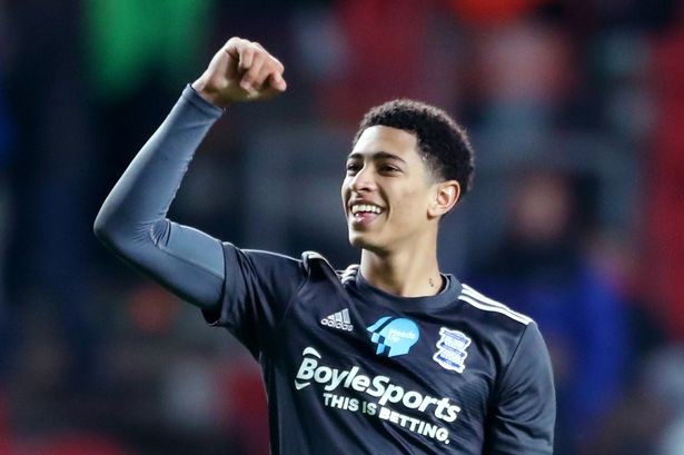 尤文官方：弗朗西斯科-孔塞桑当选队内10月最佳球员