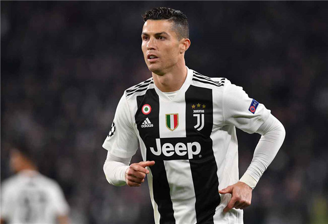 体坛：狼队想与徐彬签约4-5年，球员已搭乘航班前往英国