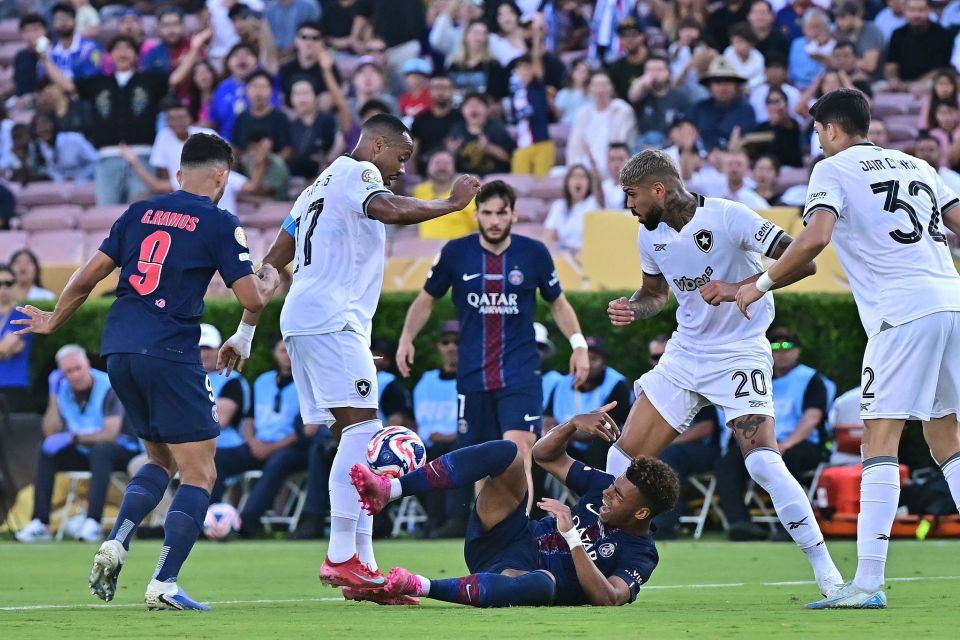 塞斯·库里：首秀就打卫冕冠军确实很艰难，我们还在摸索