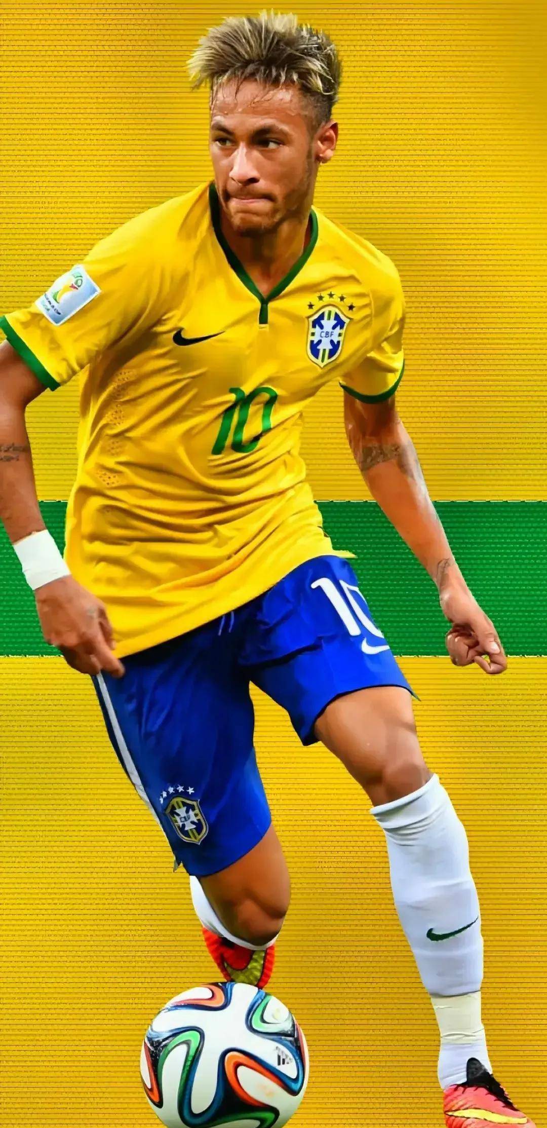 队友疯狂给他做掩护