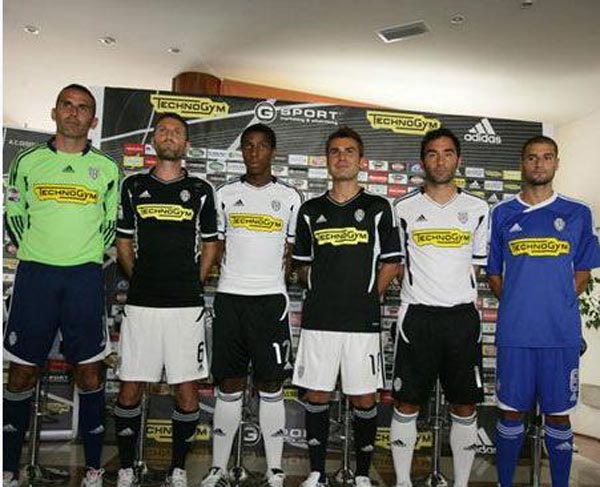 鹈鹕vs篮网前瞻：伤病潮下的突围，鹈鹕盼终结五连败颓势