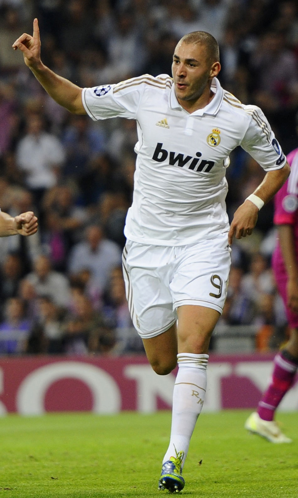 侯森：真不想看到一次次从门里捡球了；我们离不了球迷的支持