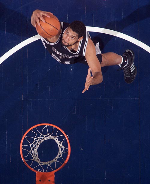 NBA最新传闻：安东尼·戴维斯受伤后，老鹰锁定独行侠内线其他目标