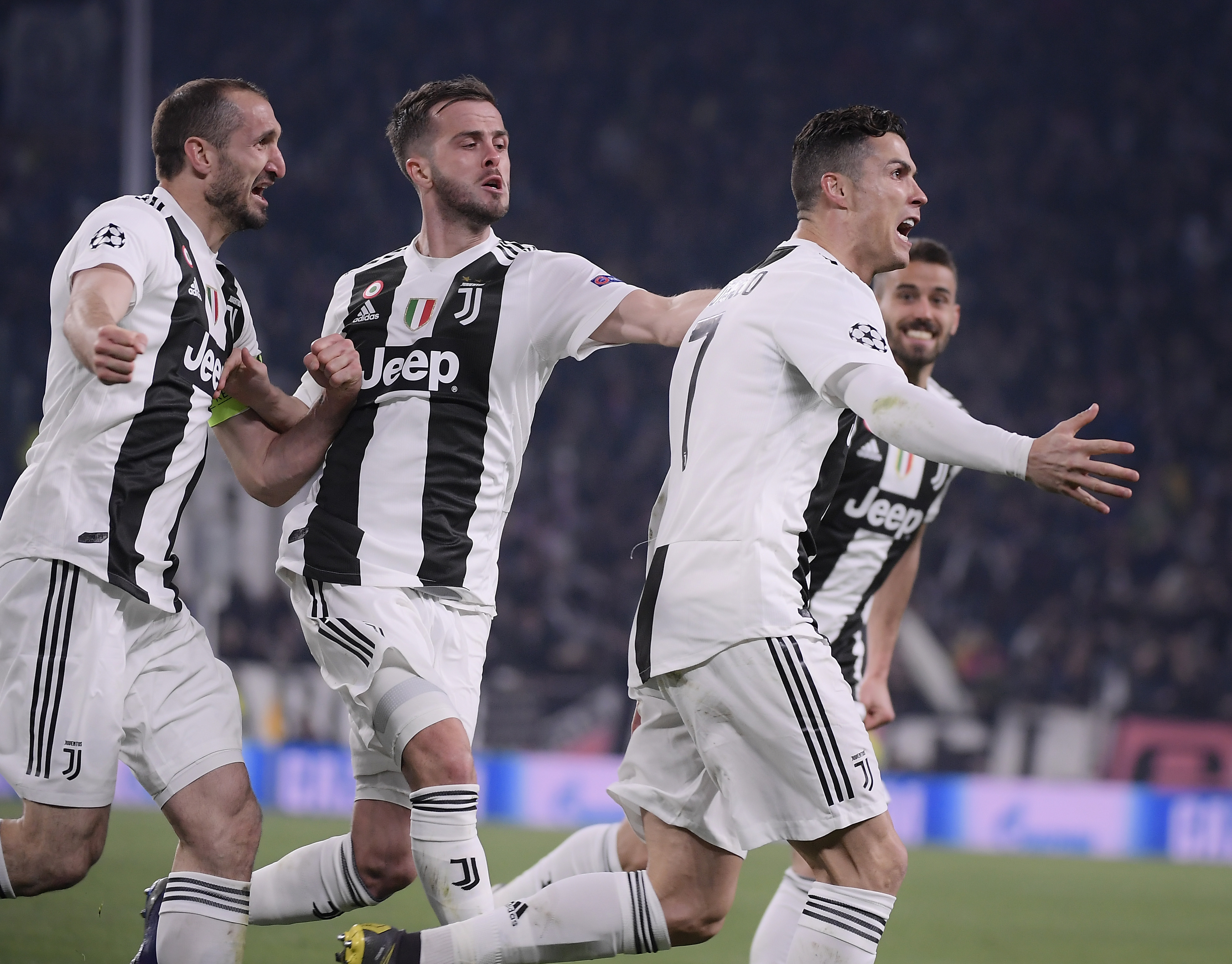 灰熊10人轮换全部有得分进账！埃迪半场7分7篮板3助攻