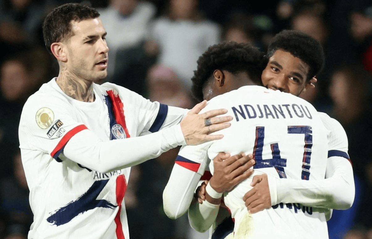 见证！国乒队员登上领奖台